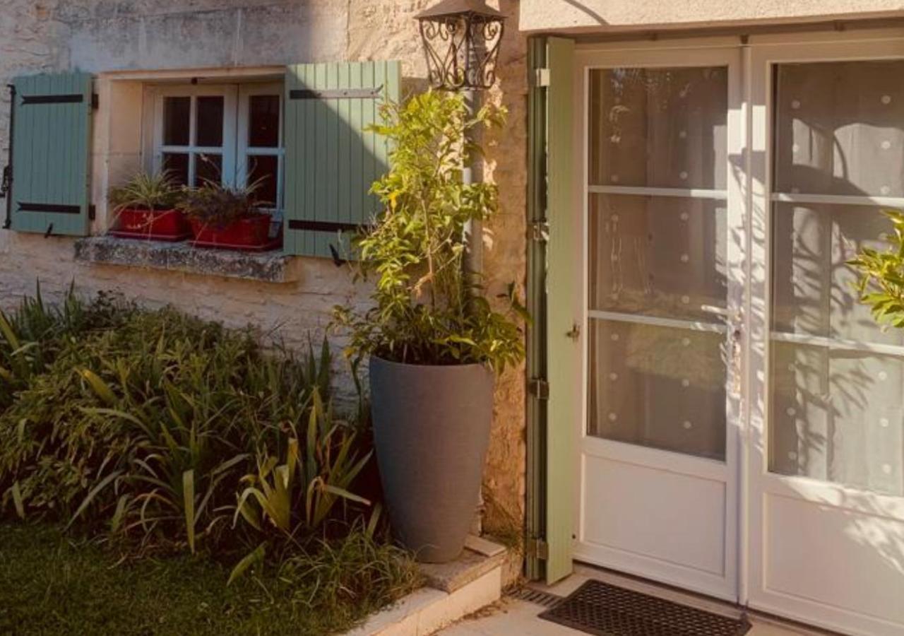 Un Gite Spacieux Et Charmant : Les Charmines Saint-André-de-Lidon Exterior foto